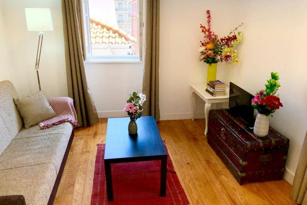32 2 - Heart Of Lisbon Private Apartment, Bairro Alto エクステリア 写真