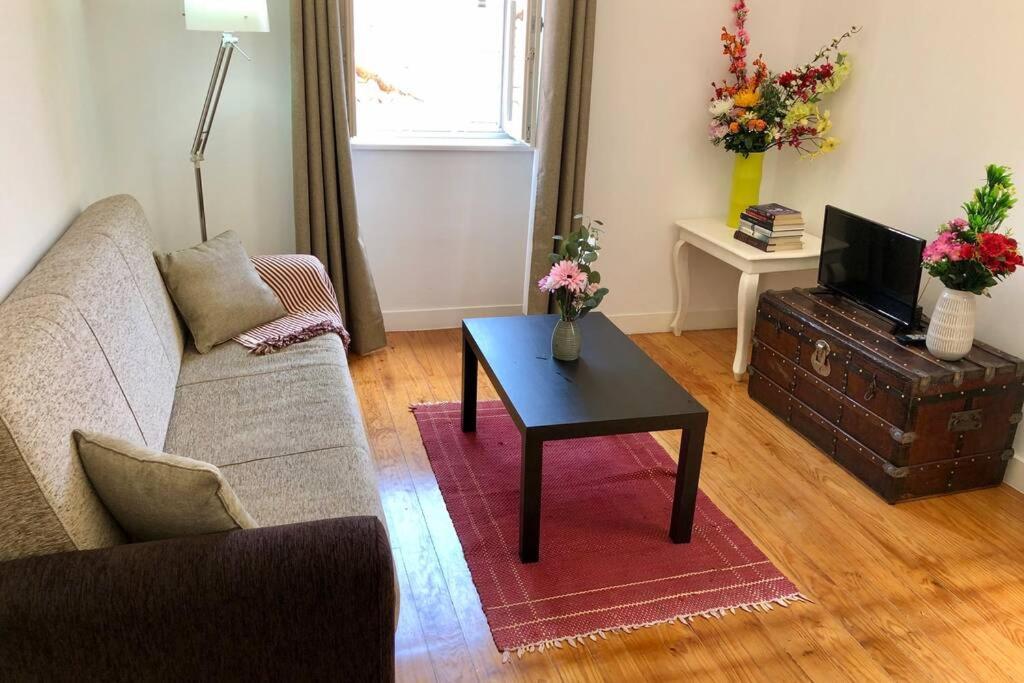 32 2 - Heart Of Lisbon Private Apartment, Bairro Alto エクステリア 写真
