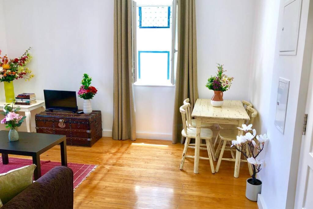 32 2 - Heart Of Lisbon Private Apartment, Bairro Alto エクステリア 写真
