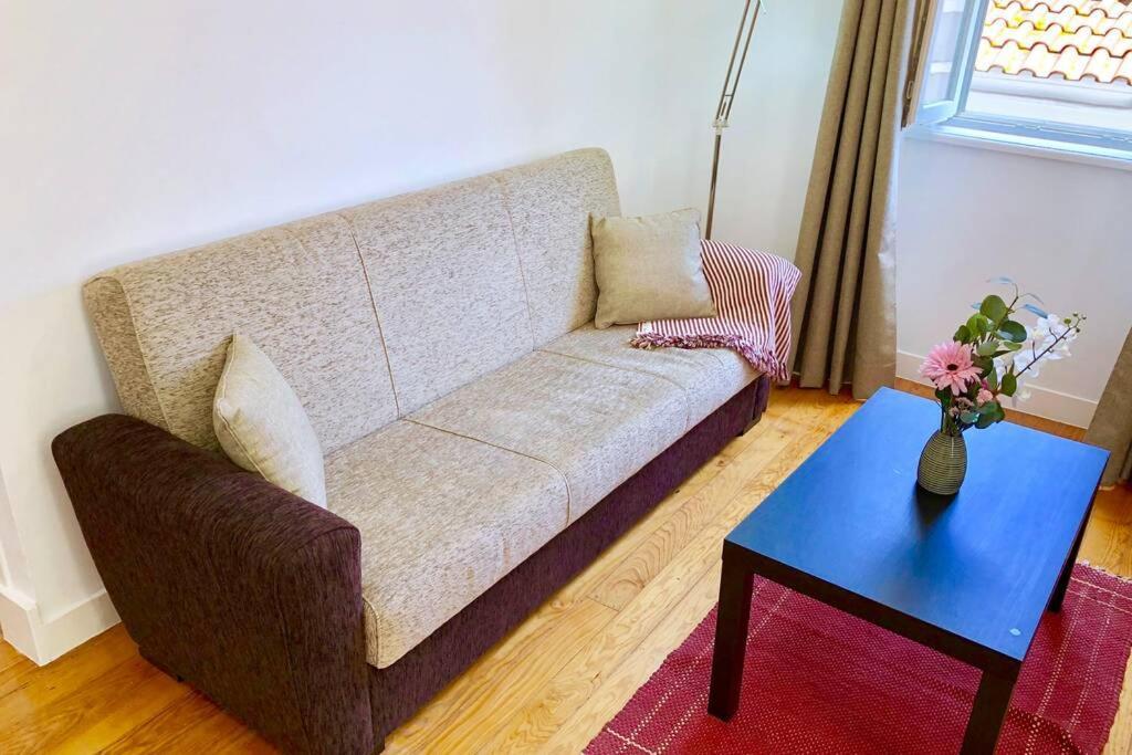 32 2 - Heart Of Lisbon Private Apartment, Bairro Alto エクステリア 写真