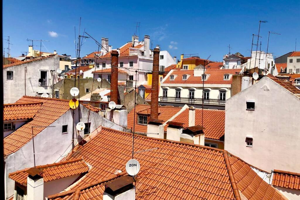 32 2 - Heart Of Lisbon Private Apartment, Bairro Alto エクステリア 写真
