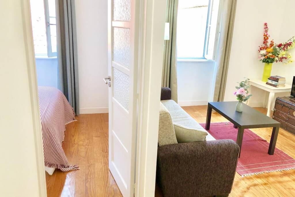 32 2 - Heart Of Lisbon Private Apartment, Bairro Alto エクステリア 写真