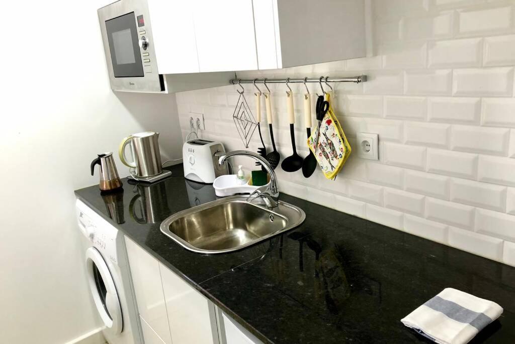 32 2 - Heart Of Lisbon Private Apartment, Bairro Alto エクステリア 写真