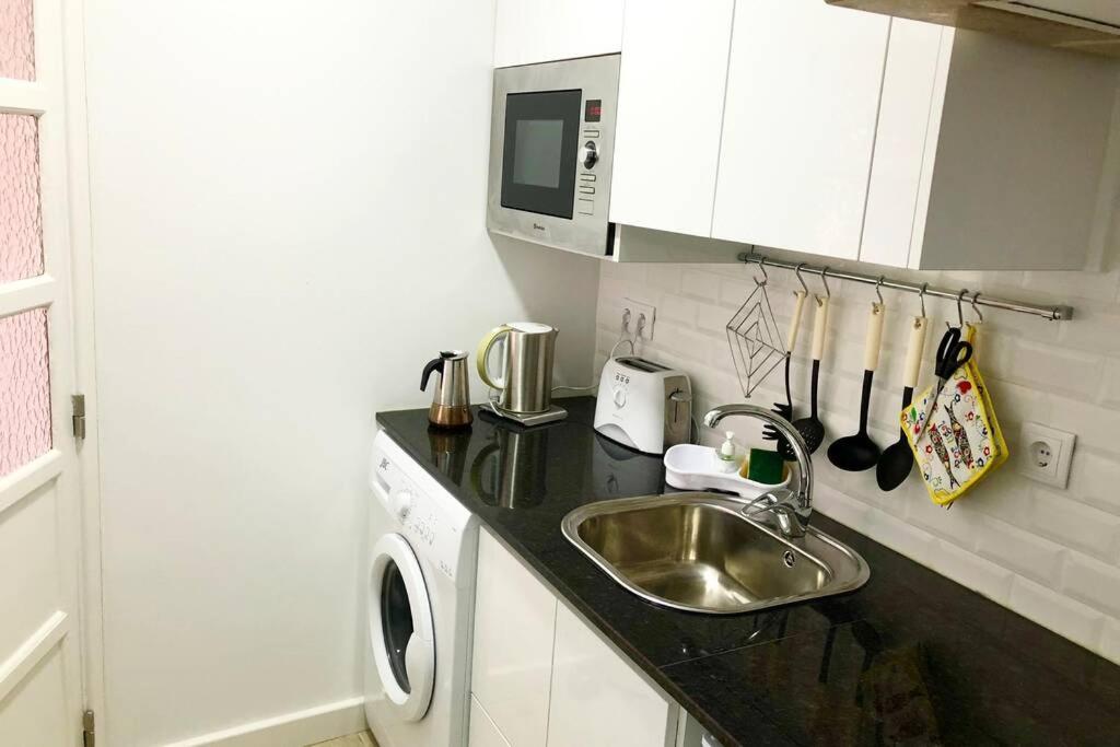 32 2 - Heart Of Lisbon Private Apartment, Bairro Alto エクステリア 写真