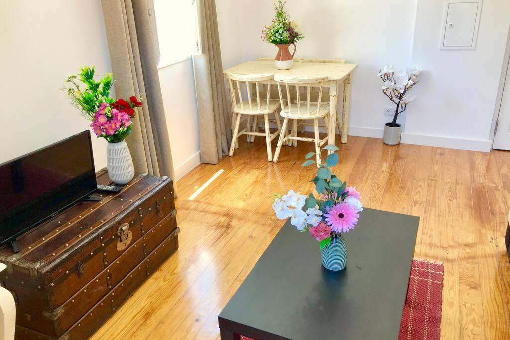 32 2 - Heart Of Lisbon Private Apartment, Bairro Alto エクステリア 写真