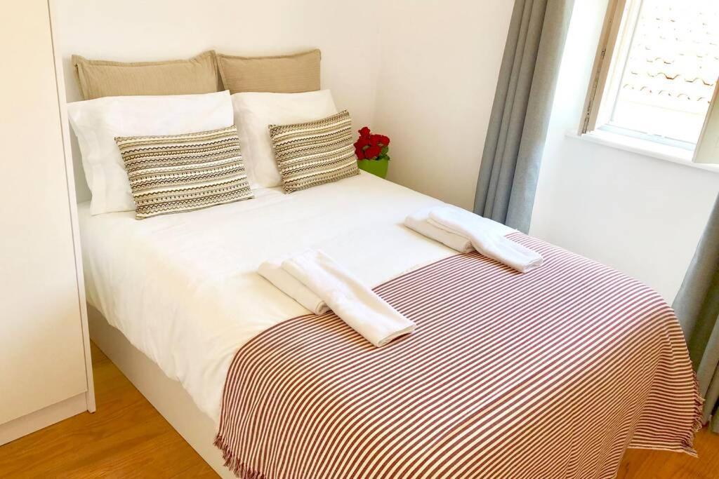 32 2 - Heart Of Lisbon Private Apartment, Bairro Alto エクステリア 写真