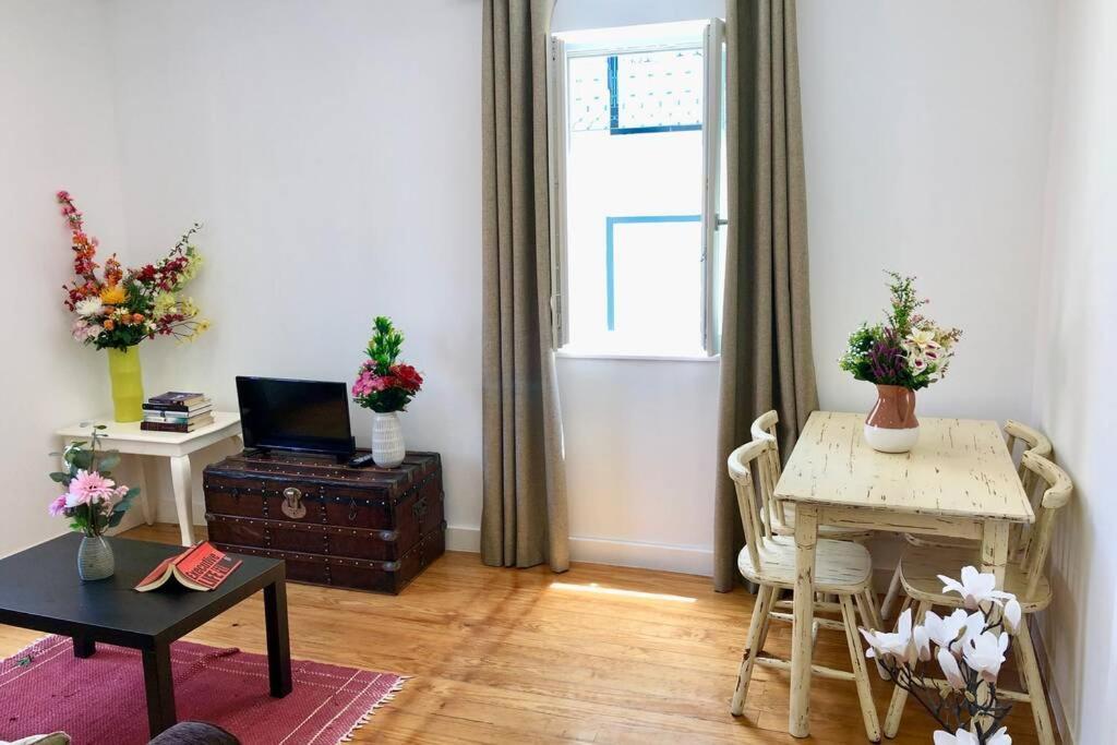 32 2 - Heart Of Lisbon Private Apartment, Bairro Alto エクステリア 写真
