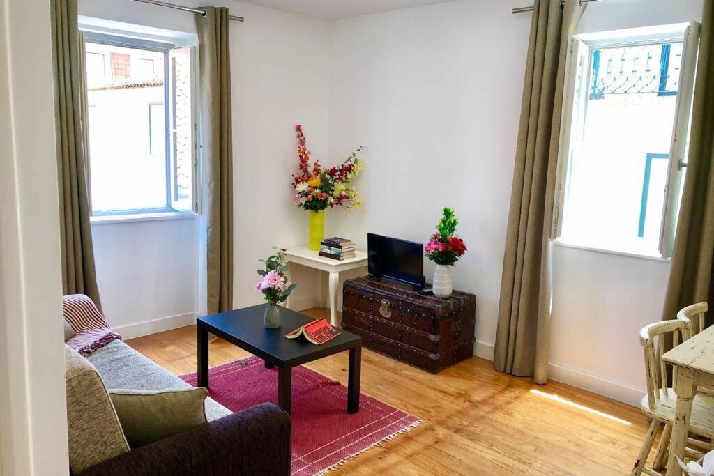 32 2 - Heart Of Lisbon Private Apartment, Bairro Alto エクステリア 写真