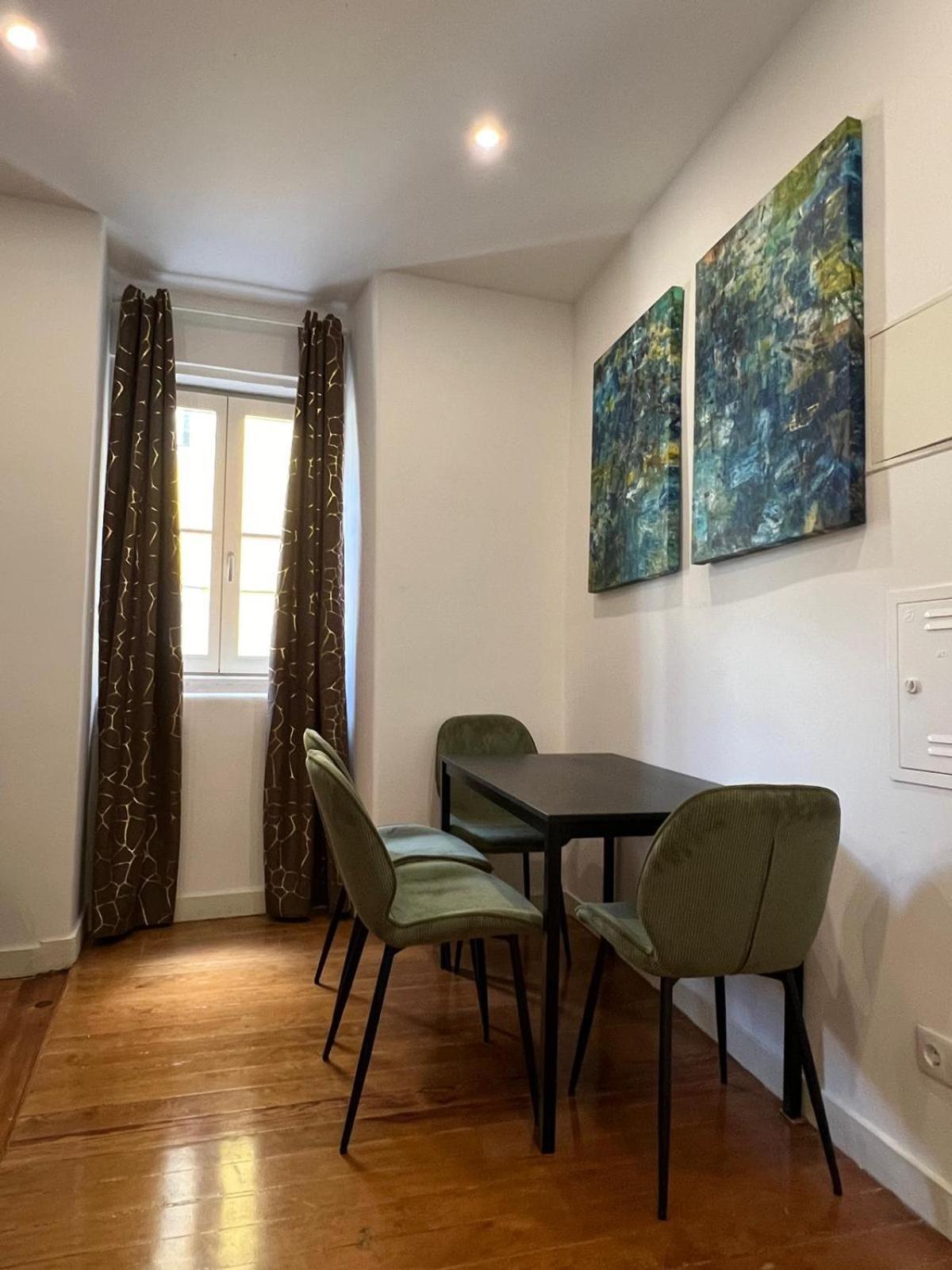 32 2 - Heart Of Lisbon Private Apartment, Bairro Alto エクステリア 写真